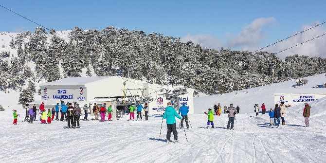 Denizli Kayak Merkezi Hafta Sonu 5 Bin Kişiyi Ağırladı