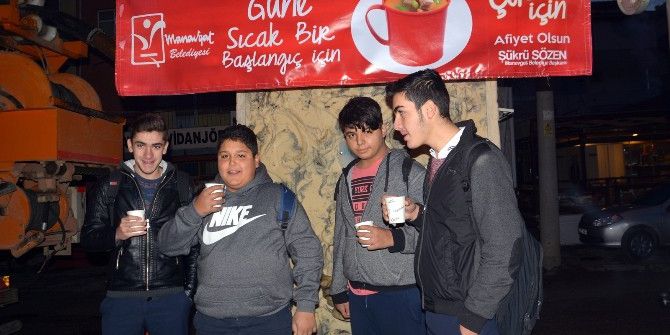 Manavgat Belediyesi’nden Sıcak Çorba İkramı