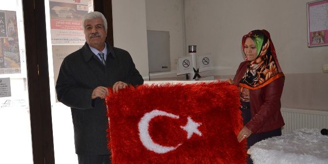 Yöresel Kilim Dokumacılığı Semt Konağında Yaşatılıyor
