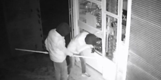 Hırsızlar Güvenlik Kameralarına Yakalandı