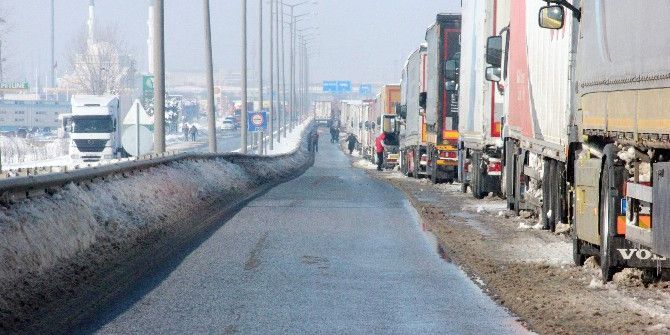 Kapıkule’de Tır Kuyruğu 13 Kilometreye Düştü
