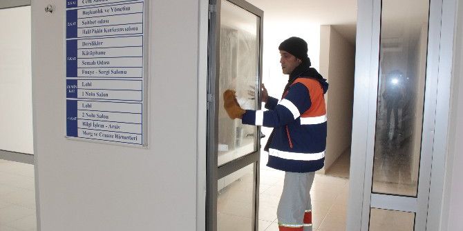 Adana Büyükşehir Cemevlerini De Temizliyor