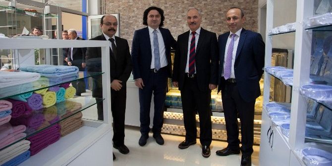 Hükümlü Ve Tutukluların Yaptığı Ürünler Konya Adliyesi’nde Satışa Sunuldu