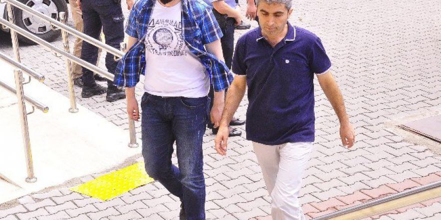 Gözaltındaki 9 Hakim Ve Savcı Adliyeye Sevk Edildi