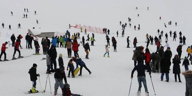 Kayak Merkezine Yoğun İlgi