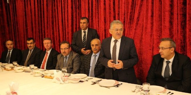 Başkan Büyükkılıç Belediyenin Emektarları İle Vedalaştı