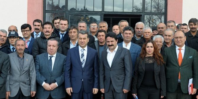 Vali Çelik, Seyitgazi İlçesinde Muhtarlarla Bir Araya Geldi