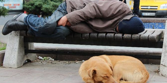 İki Kimsesiz Bir Arada