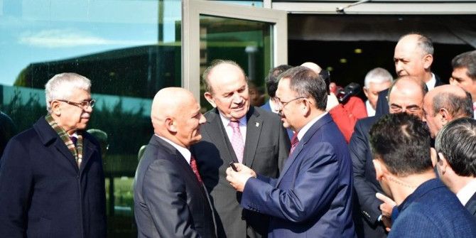 Başkan Altınok Öz, ’Afet Odaklı Çalışmalar İle Kentsel Dönüşüm Projeleri’ Toplantısına Katıldı