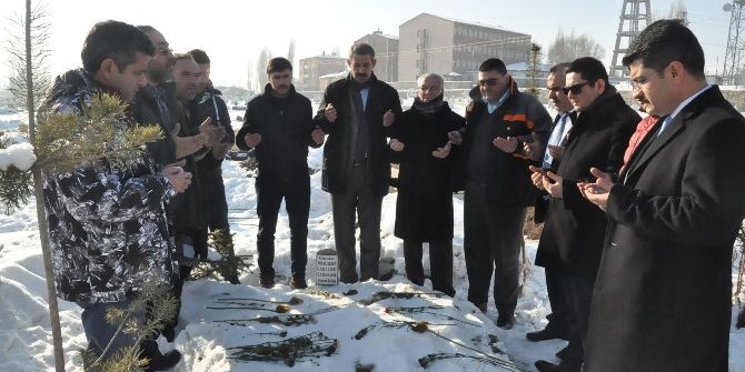 Gazeteci Yücel Sezer, Vefatının Birinci Yıldönümünde Anıldı