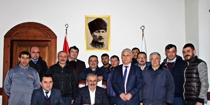 Başkan Ayanoğlu’dan Belediye Personeline Takdirname