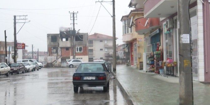 Serdivan’da Kaldırımlar Yenilendi