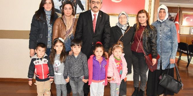 Minikler Başkan Amcalarını Ziyaret Etti