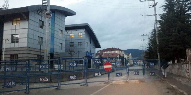 Bolu Emniyet Müdürlüğü Çevresindeki Yollar Kapatıldı