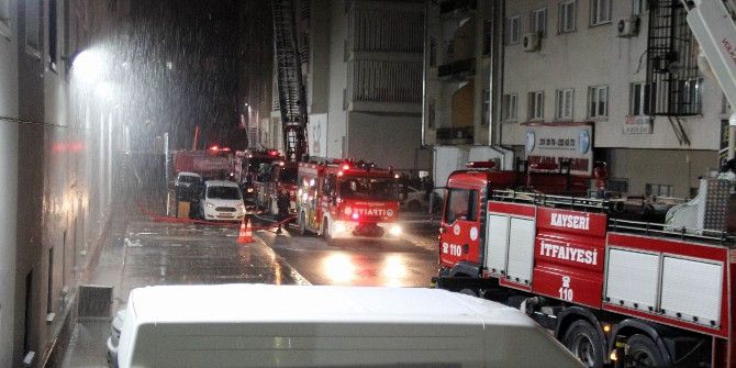 Kayseri’de Belediye Binasında Yangın