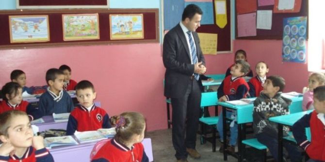 Bulanık Belediyesinden 4 Bin 900 Öğrenciye Bot Ve Kırtasiye Yardımı