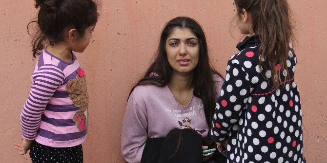 Yangında Evleri Küle Dönen Teyzesini Sarılarak Teskin Etti