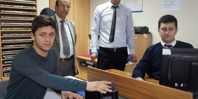 Lapseki’de Çipli Kimlik Kartı Dağıtımı Yeniden Başladı