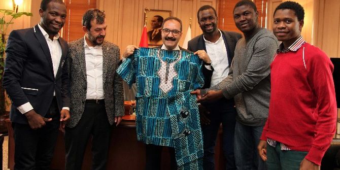 Afrikalı Öğrencilerden Rektör Gür’e Ziyaret