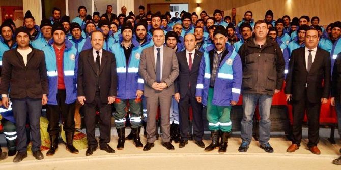 Başkan Vekili Yaşar, Temizlik Emekçilerini Unutmadı