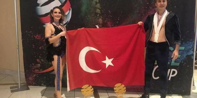 Ataşbak, Dünya Şampiyonu Dansçıları Kabul Etti