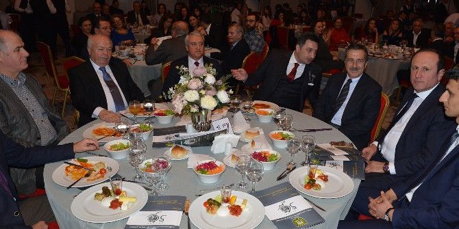 Tepebaşı Belediye Başkanı Ataç, Derneklerin Etkinliklerine Katıldı