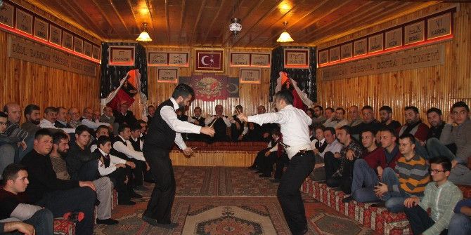 Tosya’da Yaren Ocağını Avukat Ve İş Adamları Yaktı