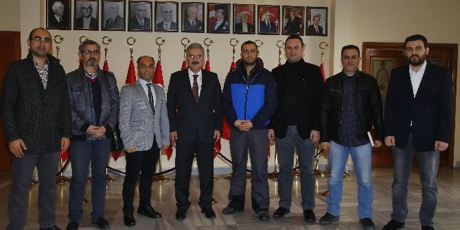 Gazeteciler İzmir Valisi Erol Ayyıldız’ı Ziyaret Etti