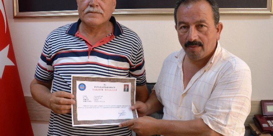 Kaymakam Yapıcı’dan Muhtarlara Takdir Belgesi