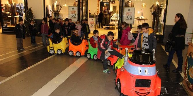 Minik Öğrenciler Sinemayla Tanıştı