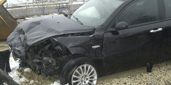 Tekirdağ’da Kontrolden Çıkan Araç Karşı Şeride Geçti: 3 Yaralı