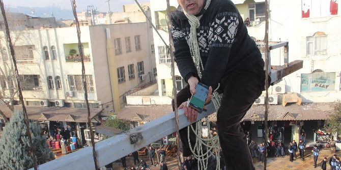 Daha Önce Evine Vinçle Giren Esnaf Bu Defa İntihar Girişiminde Bulundu