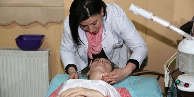 Melikgazi Belediyesi Cilt Bakımı Ve Temel Makyaj Kursu Açtı