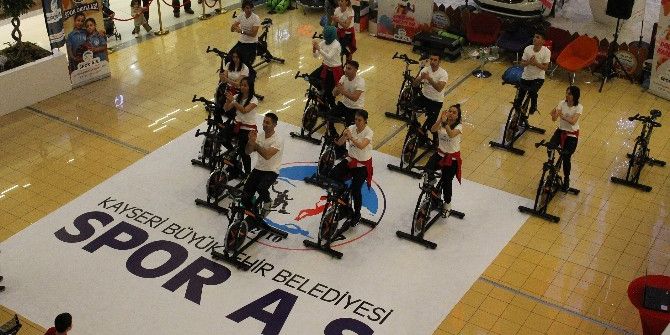 Büyükşehir Belediyesi Sporu Sevdiriyor