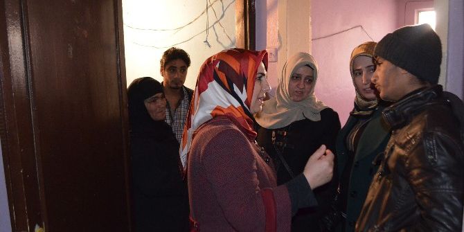 Ak Partili Kadınlardan Suriyelilere Yardım