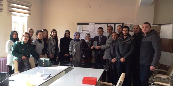 Okul Aile Birliğinden Kaymakama Teşekkür Plaketi