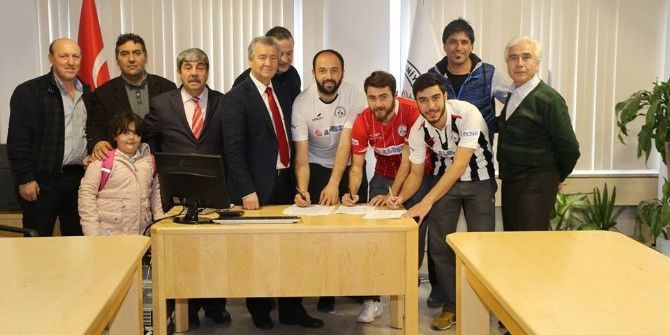 Burhaniye Belediyespor İkinci Yarıya Transferlerle Başladı