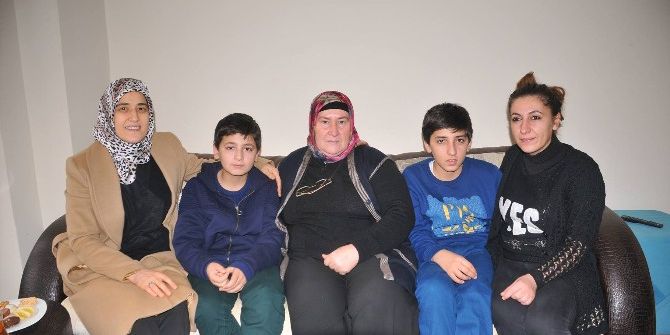 Vali Demirtaş’ın Eşi Beyhan Demirtaş Şehit Ailelerinin Yanında