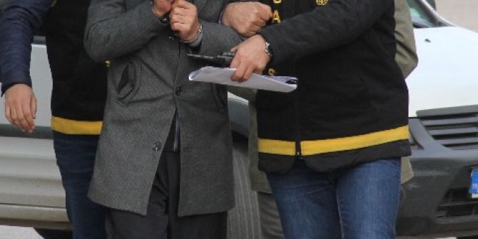 Dolandırıcıyı Kaçarken Unuttuğu Cep Telefonu Ele Verdi