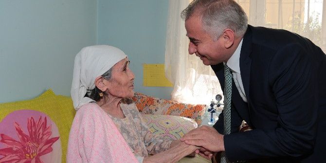 ‘Sevgi Eli’ 125 Bin Kişiye Yardım Eli Uzattı