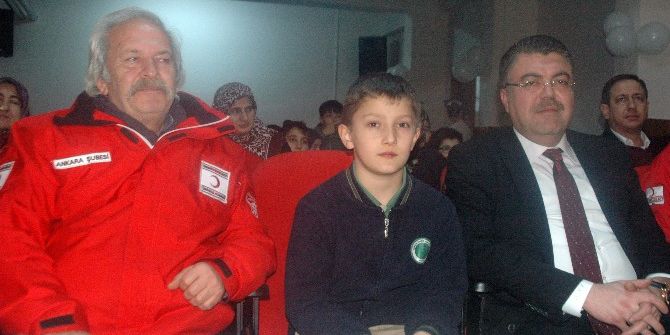 Harçlıklarını Halep’e Yardım İçin Veren Küçük Furkan’a Kızılay’dan Jest