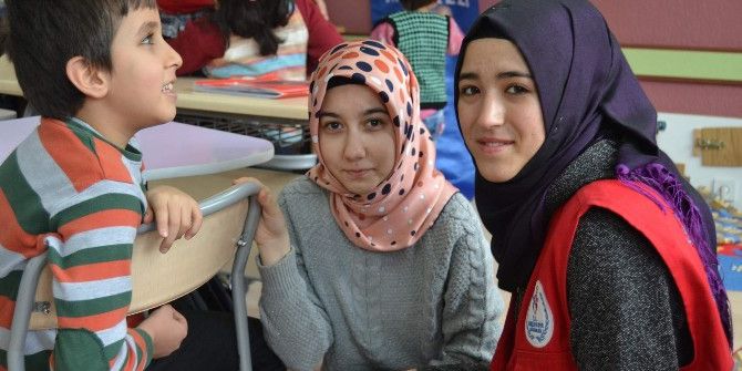 Gençlerden Görme Engelliler Sınıfına Ziyaret