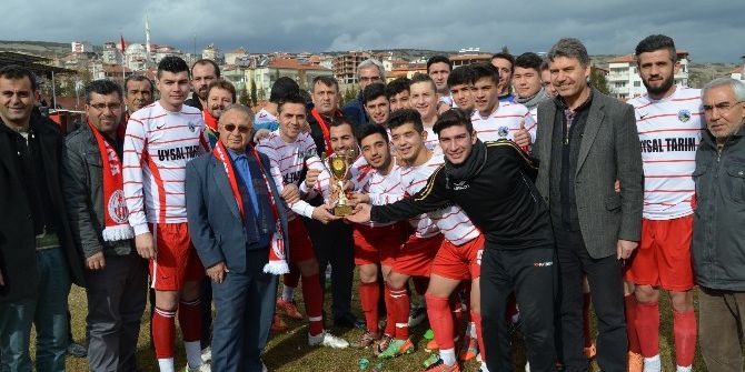 Kulaspor Şampiyonluk Kupasını Aldı