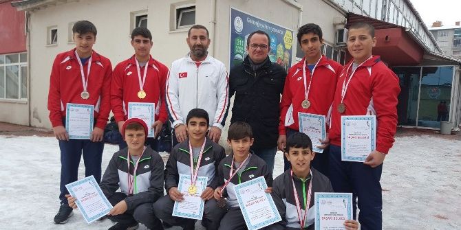 Aydınlı Güreşçiler 8’de 8 Yaptı