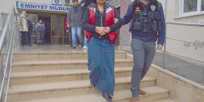 Uyuşturucu Taciri Kadın Ve Arkadaşı Tutuklandı