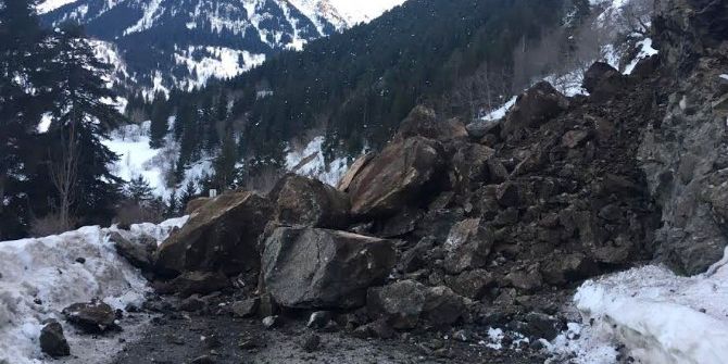 Ardahan-artvin Karayolunda Heyelan: Yol Ulaşıma Kapandı