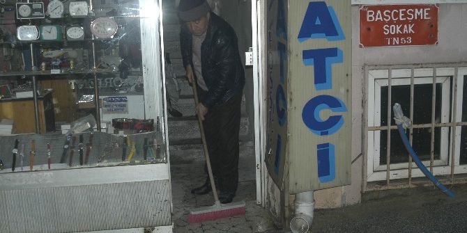 Tekirdağ’da İş Yerini Su Bastı