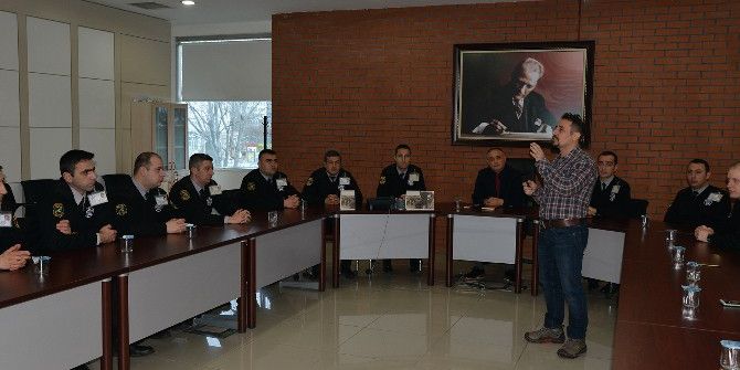 Tepebaşı Belediyesi Güvenlik Görevlilerine Ateşli Silahlar Ve Patlayıcı Maddelere Karşı Önlemler Eğitimi