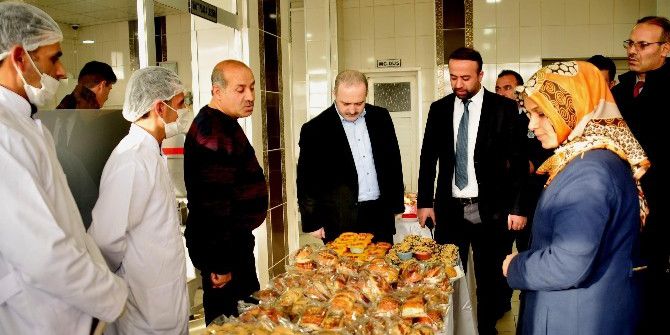 Tuşba’da ‘Beyaz Bayrak Güvenli Gıda Başarı Belgesi’ Dağıtımı