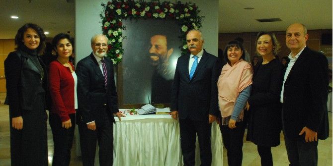 Eczacılar, Işık Ağabeylerini Andı